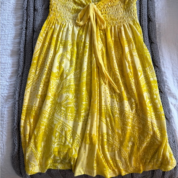 Smocked, Top, yellow, bathing suit, cover-up, size medium. Bin 8 - Picture 2 of 5